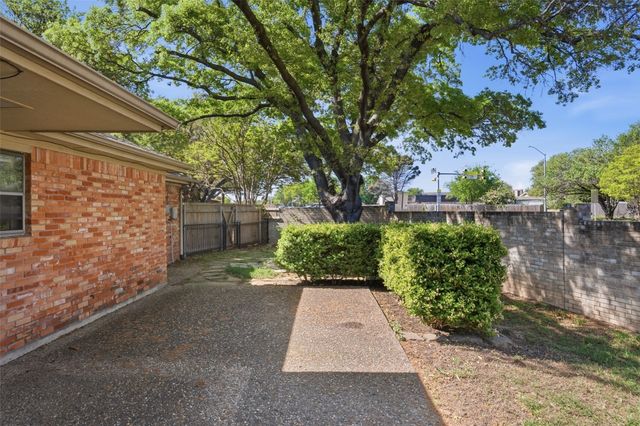 3824 Brookhaven Circle, Fort Worth, TX 76109