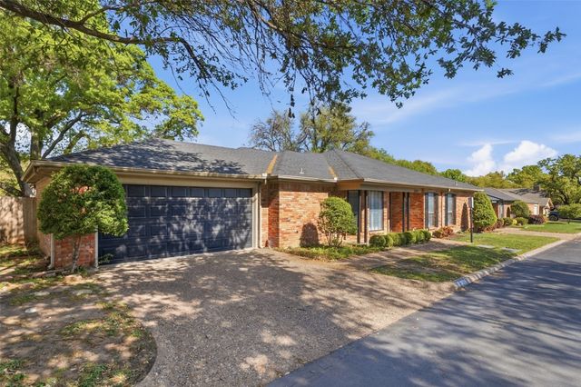 3824 Brookhaven Circle, Fort Worth, TX 76109