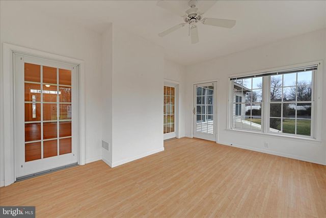 800 VICTORIA LN, Palmyra, PA 17078