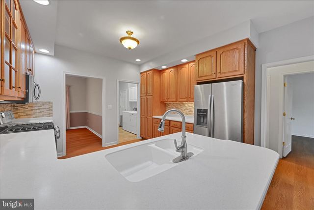 800 VICTORIA LN, Palmyra, PA 17078