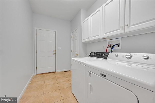 800 VICTORIA LN, Palmyra, PA 17078