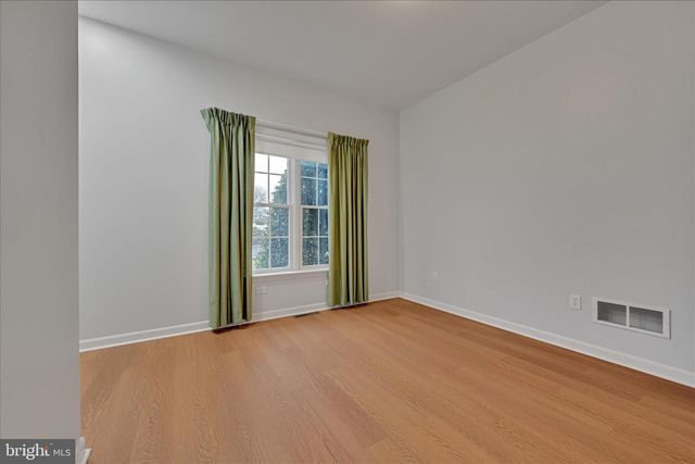 800 VICTORIA LN, Palmyra, PA 17078