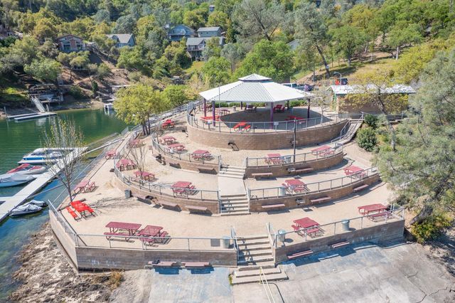 946 Iroqouis Cir, Copperopolis, CA 95228