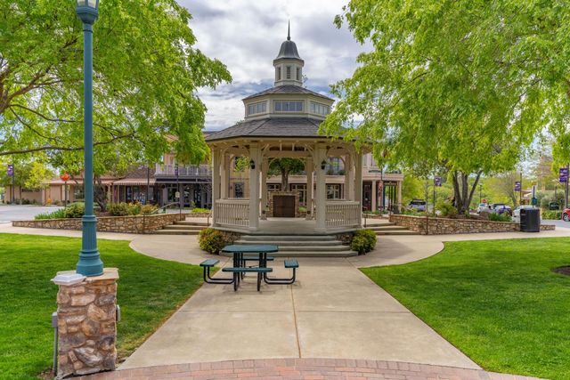 946 Iroqouis Cir, Copperopolis, CA 95228