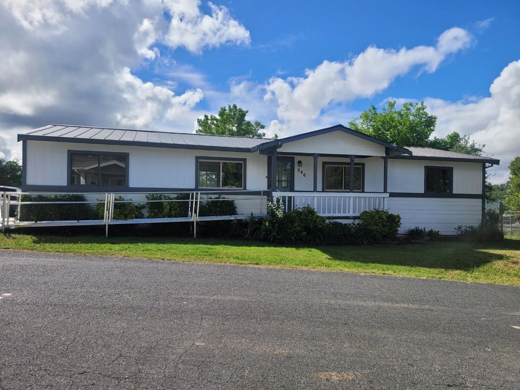 946 Iroqouis Cir, Copperopolis, CA 95228