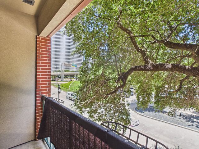 300 St Joseph Parkway 114, Houston, TX 77002