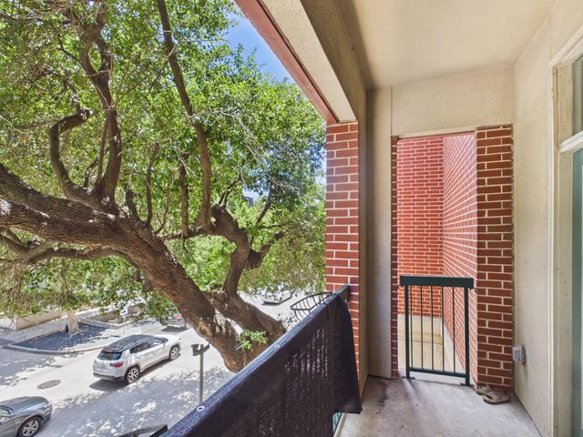 300 St Joseph Parkway 114, Houston, TX 77002