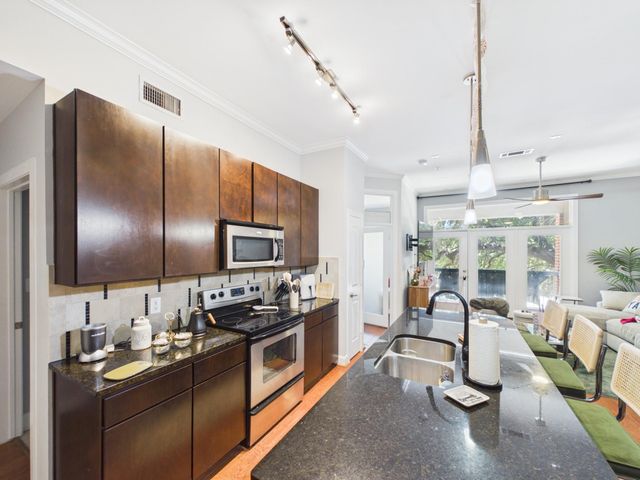 300 St Joseph Parkway 114, Houston, TX 77002