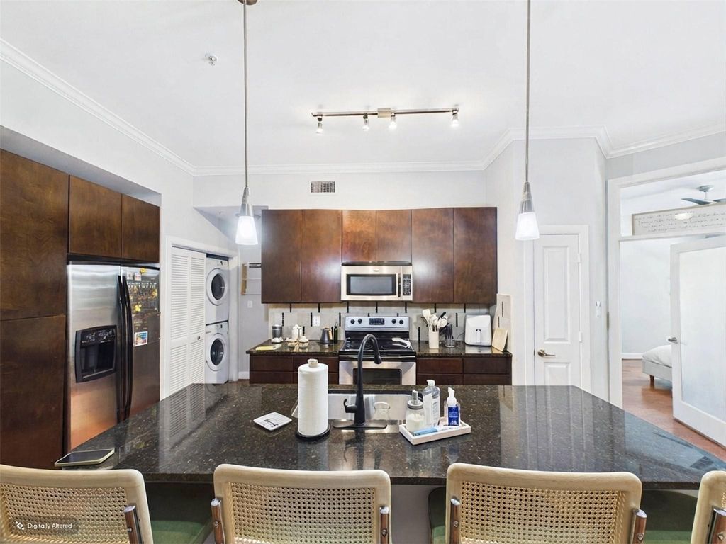 300 St Joseph Parkway 114, Houston, TX 77002