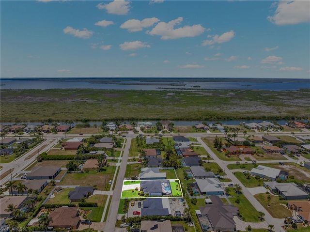 2827 SW 32nd ST, Cape Coral, FL 33914