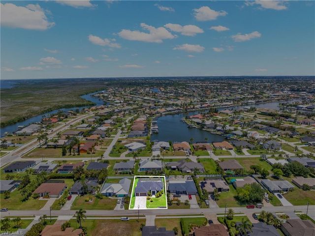 2827 SW 32nd ST, Cape Coral, FL 33914