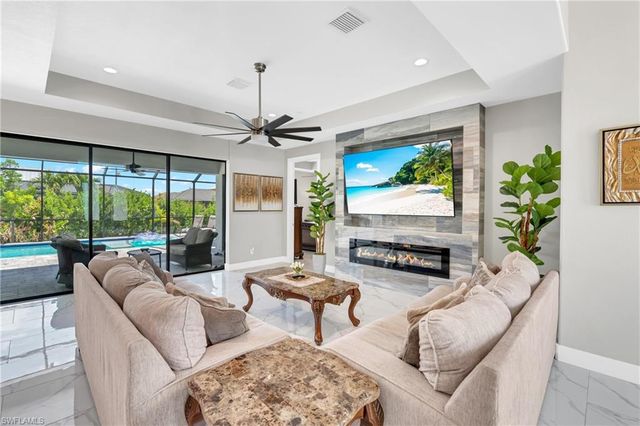 2827 SW 32nd ST, Cape Coral, FL 33914
