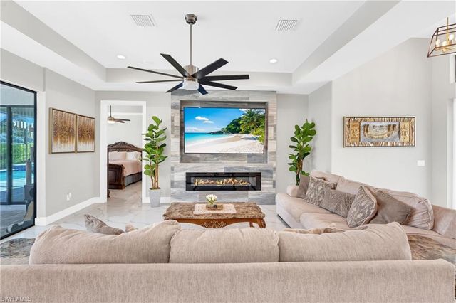 2827 SW 32nd ST, Cape Coral, FL 33914