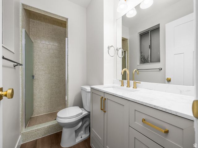 2702 E OAK HILLS DR, Layton, UT 84040