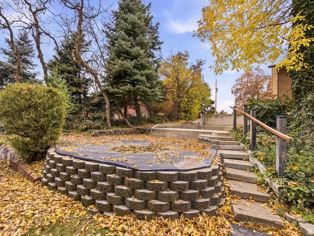 2702 E OAK HILLS DR, Layton, UT 84040