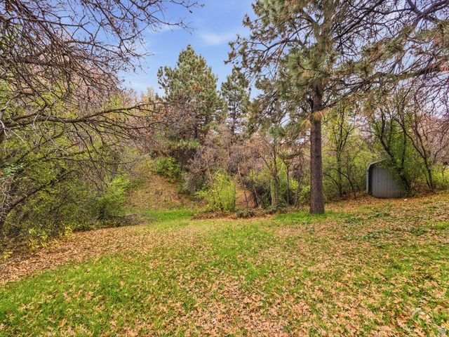 2702 E OAK HILLS DR, Layton, UT 84040