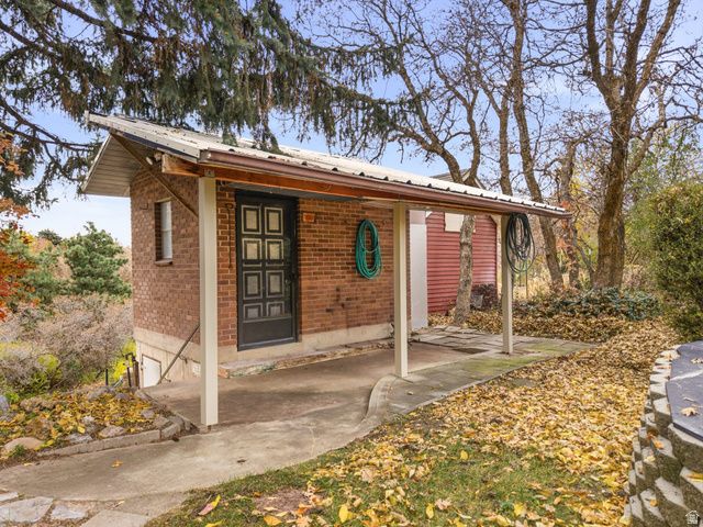 2702 E OAK HILLS DR, Layton, UT 84040