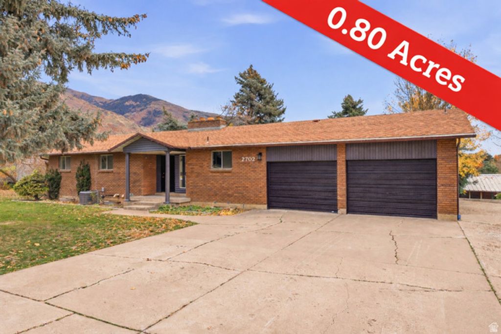 2702 E OAK HILLS DR, Layton, UT 84040