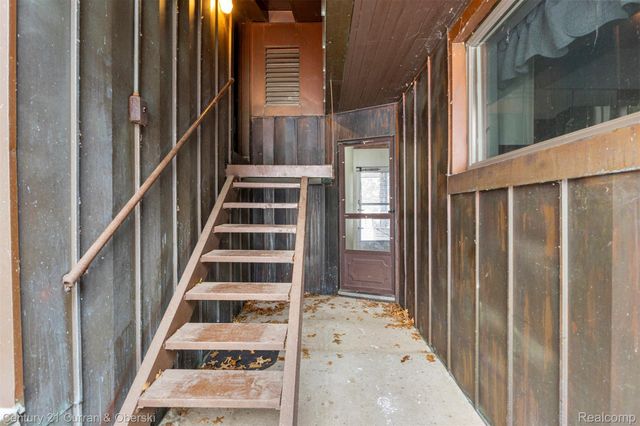 30150 Beechwood Street, Garden City, MI 48135