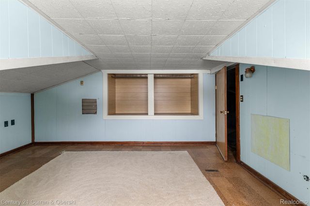 30150 Beechwood Street, Garden City, MI 48135