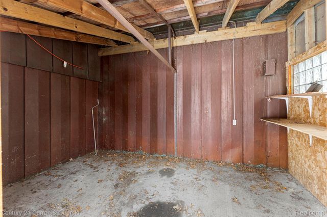 30150 Beechwood Street, Garden City, MI 48135