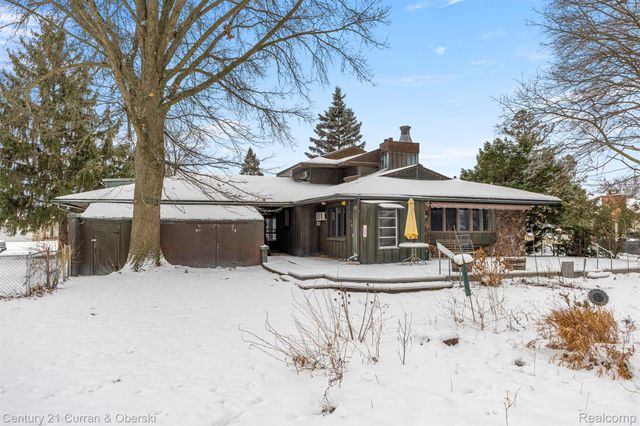 30150 Beechwood Street, Garden City, MI 48135