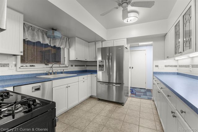 30150 Beechwood Street, Garden City, MI 48135