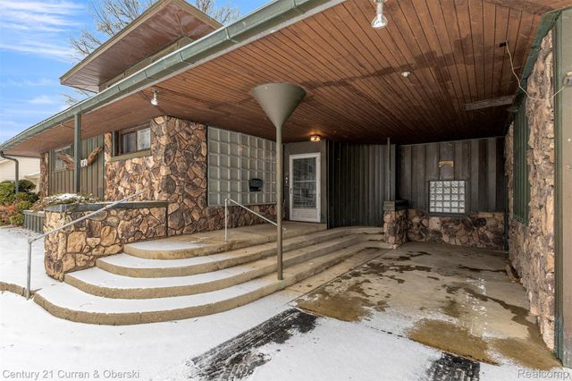 30150 Beechwood Street, Garden City, MI 48135