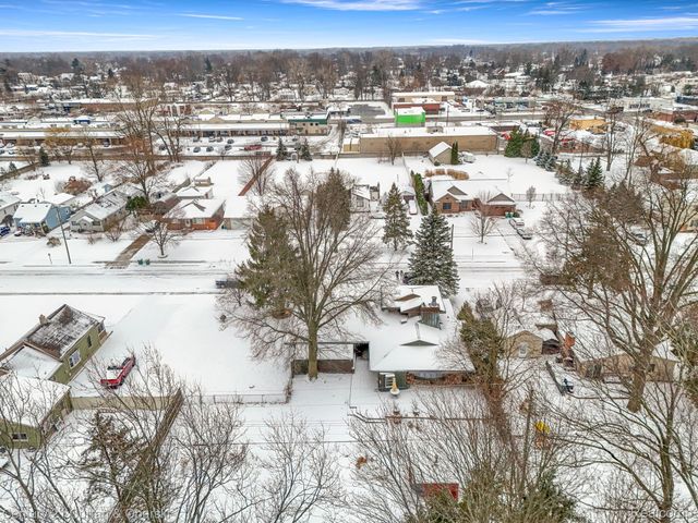 30150 Beechwood Street, Garden City, MI 48135