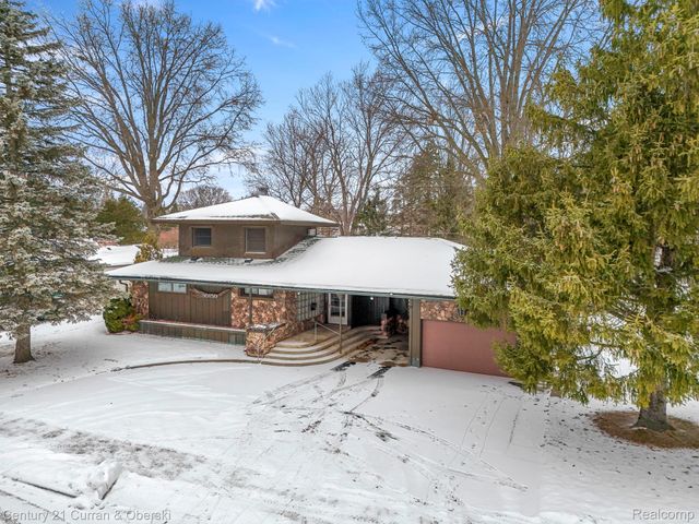 30150 Beechwood Street, Garden City, MI 48135