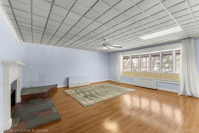 30150 Beechwood Street, Garden City, MI 48135