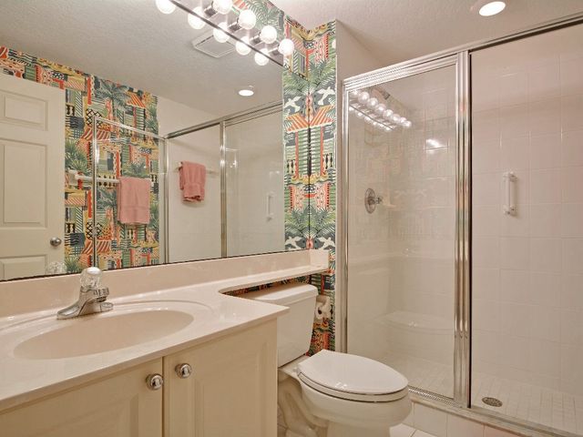 8820 S Sea Oaks Way 201, Vero Beach, FL 32963