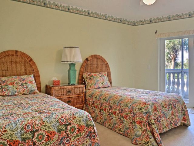 8820 S Sea Oaks Way 201, Vero Beach, FL 32963
