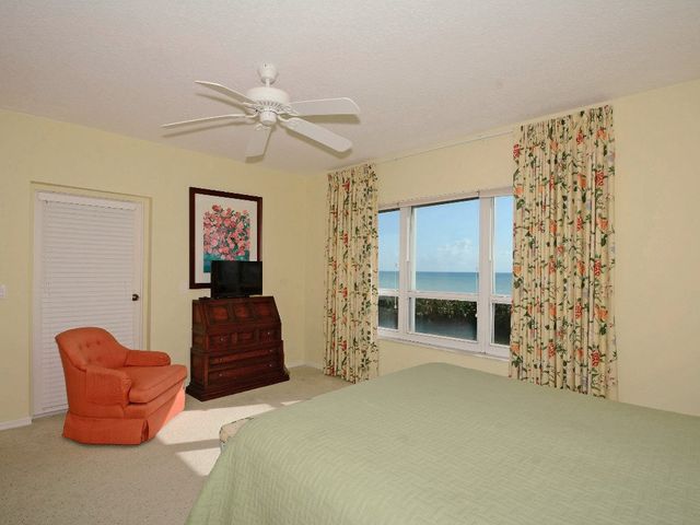 8820 S Sea Oaks Way 201, Vero Beach, FL 32963