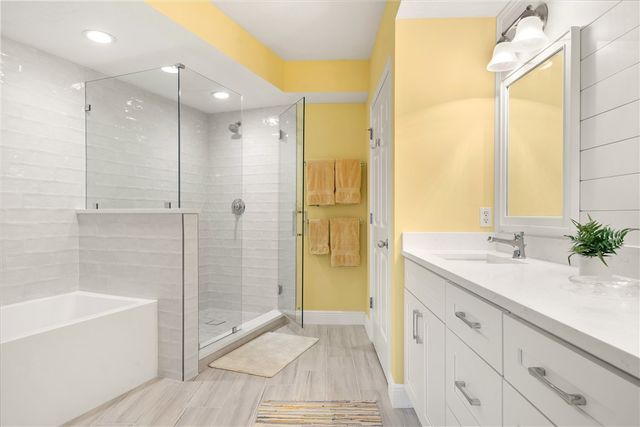 8820 S Sea Oaks Way 201, Vero Beach, FL 32963