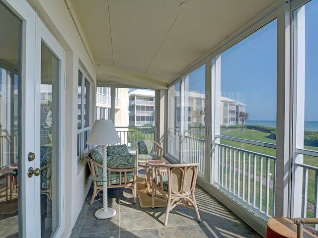 8820 S Sea Oaks Way 201, Vero Beach, FL 32963