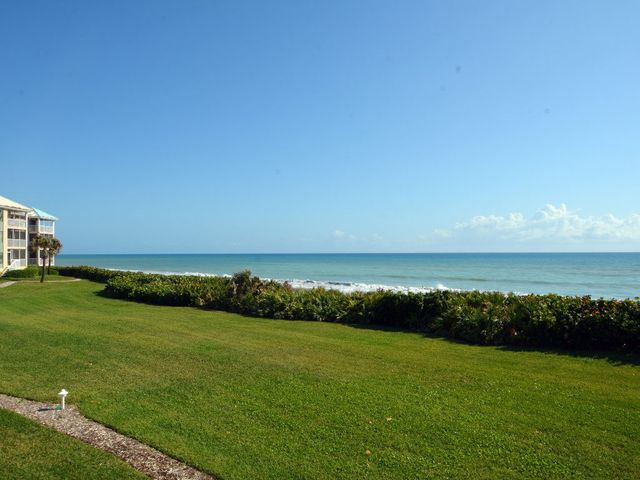 8820 S Sea Oaks Way 201, Vero Beach, FL 32963