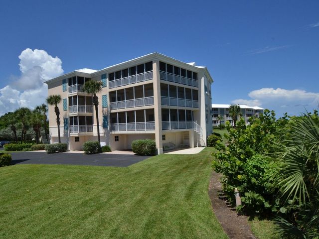 8820 S Sea Oaks Way 201, Vero Beach, FL 32963