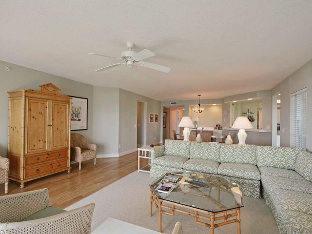 8820 S Sea Oaks Way 201, Vero Beach, FL 32963