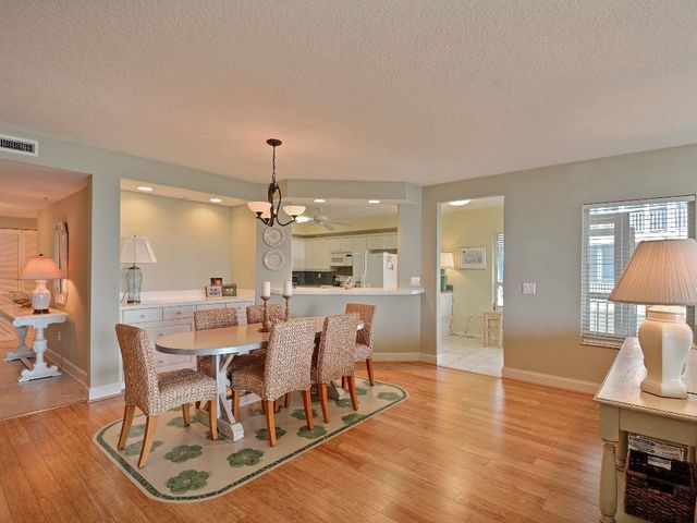 8820 S Sea Oaks Way 201, Vero Beach, FL 32963