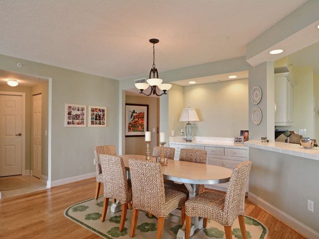 8820 S Sea Oaks Way 201, Vero Beach, FL 32963