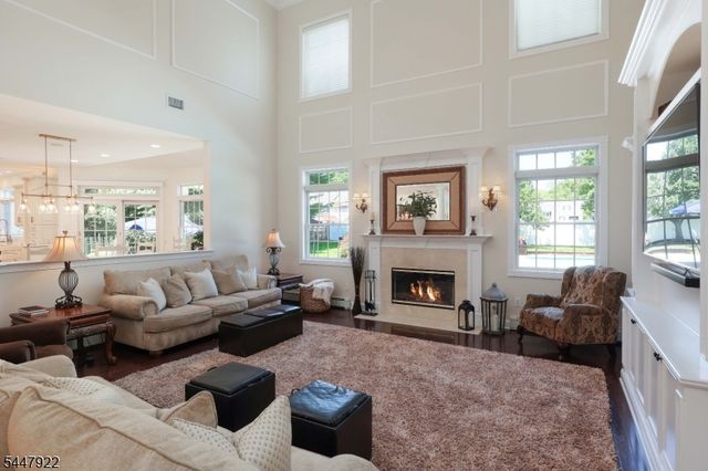 94 Hillcrest Dr, Clark Twp., NJ 07066