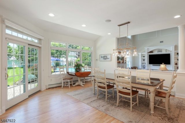 94 Hillcrest Dr, Clark Twp., NJ 07066