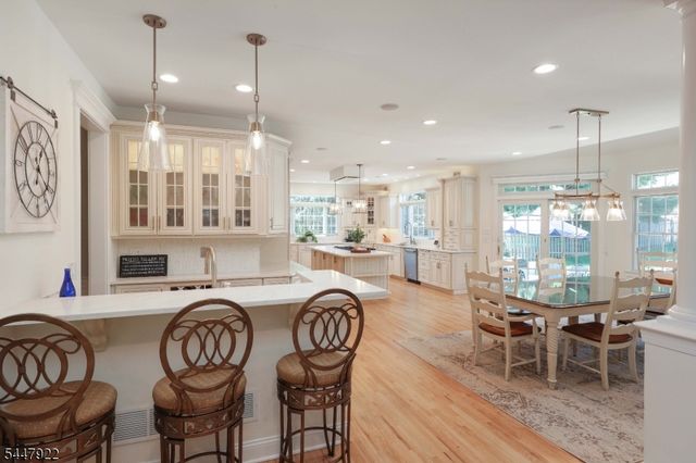 94 Hillcrest Dr, Clark Twp., NJ 07066