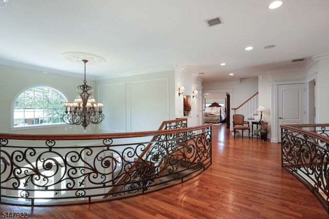94 Hillcrest Dr, Clark Twp., NJ 07066