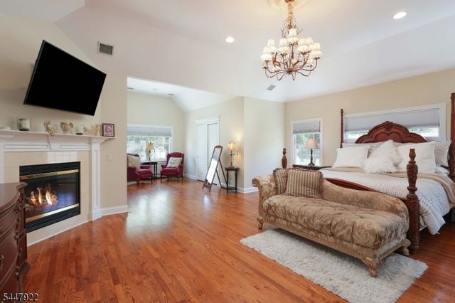 94 Hillcrest Dr, Clark Twp., NJ 07066
