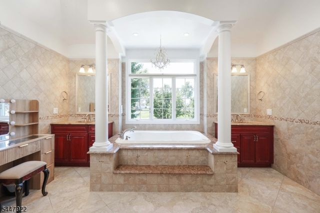 94 Hillcrest Dr, Clark Twp., NJ 07066