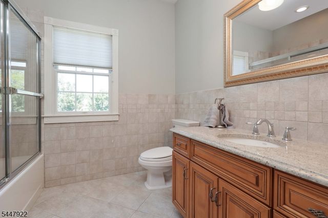 94 Hillcrest Dr, Clark Twp., NJ 07066