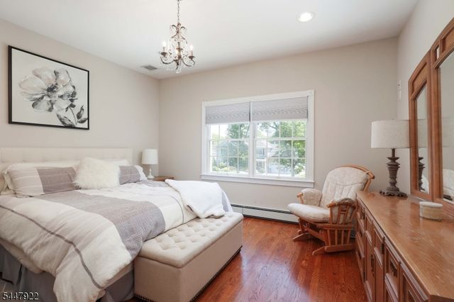 94 Hillcrest Dr, Clark Twp., NJ 07066