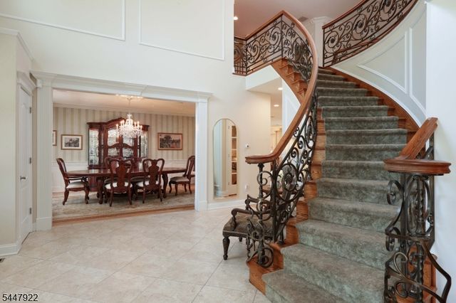 94 Hillcrest Dr, Clark Twp., NJ 07066